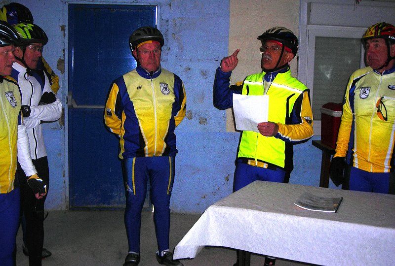 2010-05-09 10 Kerroch Briefing avant depart.JPG